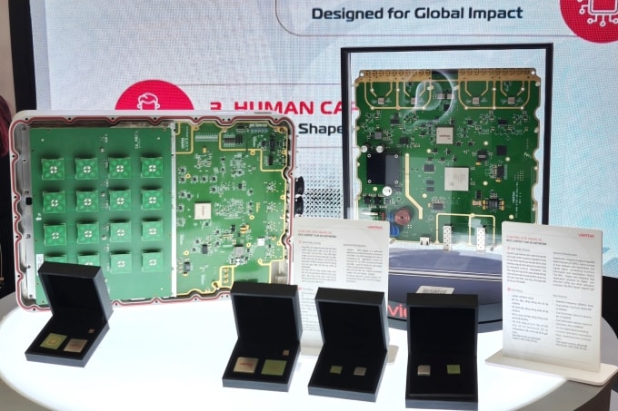 Một số mẫu chip bán dẫn do Viettel thiết kế, phát triển, trưng bày tại triển lãm Semi Expo 2025. Ảnh: Trọng Đạt