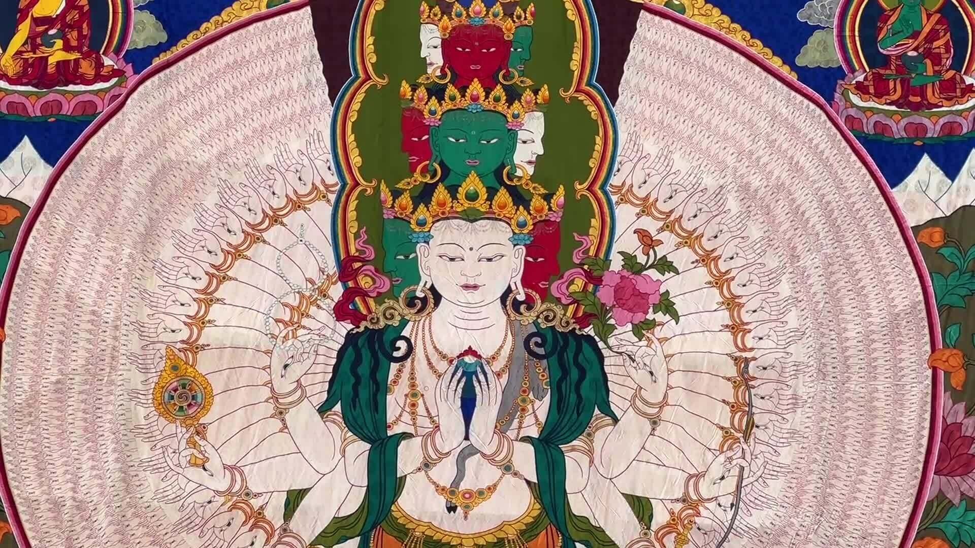 Mở tranh thêu Phật cầu an trên bảo tháp Mandala