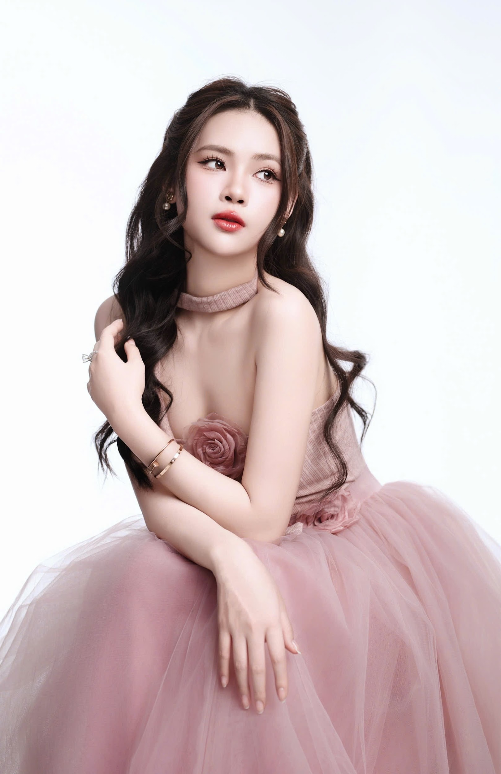 Á hậu Mỹ Lan: “Đi đủ chậm và đủ chắc, con đường sẽ tự hiện ra”- Ảnh 4. Á hậu Mỹ Lan: “Đi đủ chậm và đủ chắc, con đường sẽ tự hiện ra”- Ảnh 4.