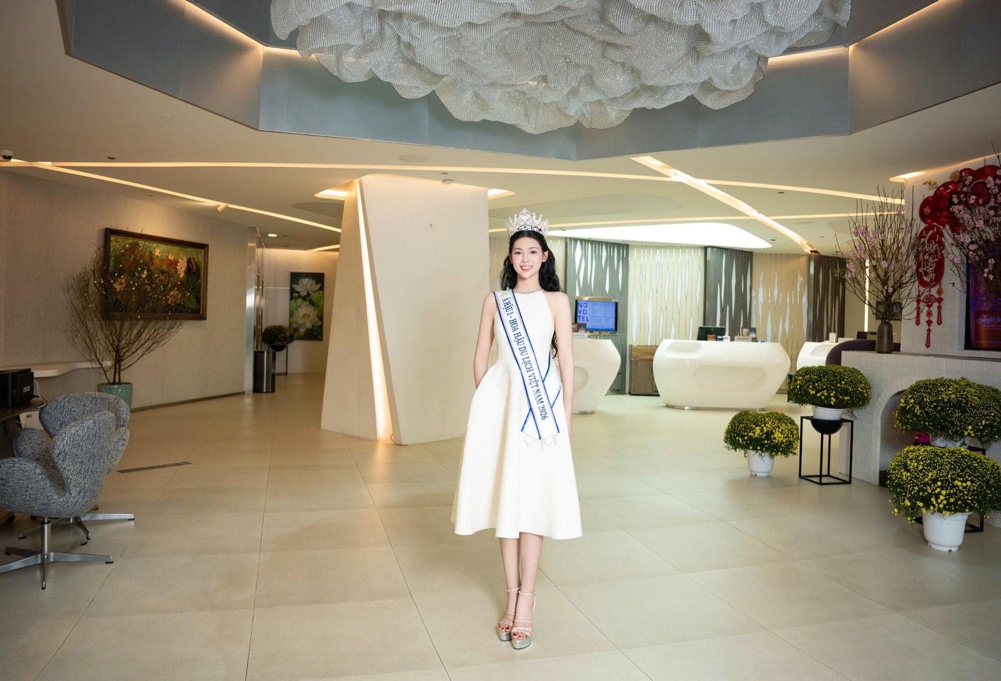 Á hậu Mỹ Lan: “Đi đủ chậm và đủ chắc, con đường sẽ tự hiện ra”- Ảnh 6. Á hậu Mỹ Lan: “Đi đủ chậm và đủ chắc, con đường sẽ tự hiện ra”- Ảnh 6.