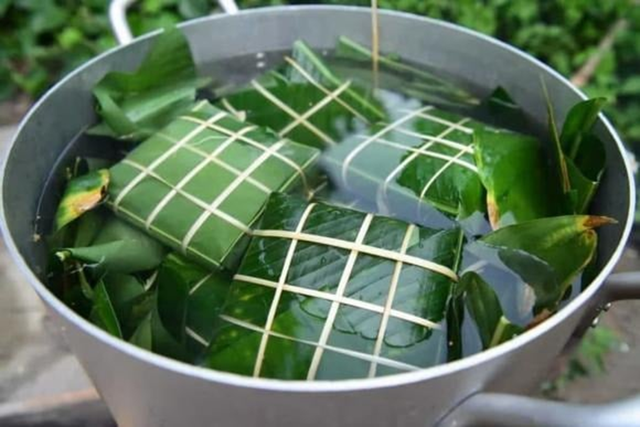 Mẹo luộc bánh chưng xanh tự nhiên, bên trong chín mềm, thơm ngon chuẩn vị ngày Tết- Ảnh 2. Mẹo luộc bánh chưng xanh tự nhiên, bên trong chín mềm, thơm ngon chuẩn vị ngày Tết- Ảnh 2.