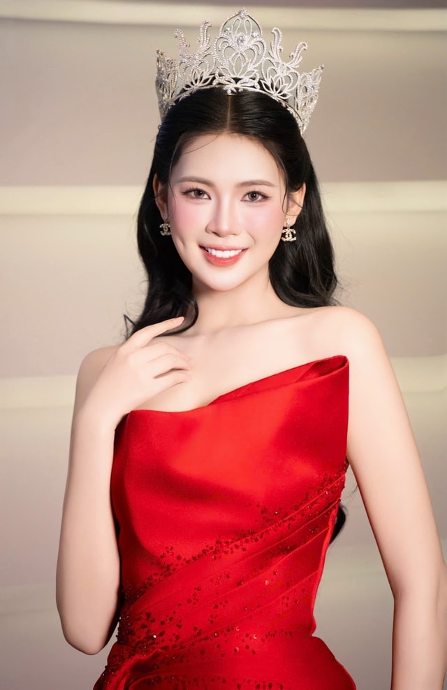 Á hậu Mỹ Lan: “Đi đủ chậm và đủ chắc, con đường sẽ tự hiện ra”- Ảnh 1. Á hậu Mỹ Lan: “Đi đủ chậm và đủ chắc, con đường sẽ tự hiện ra”- Ảnh 1.