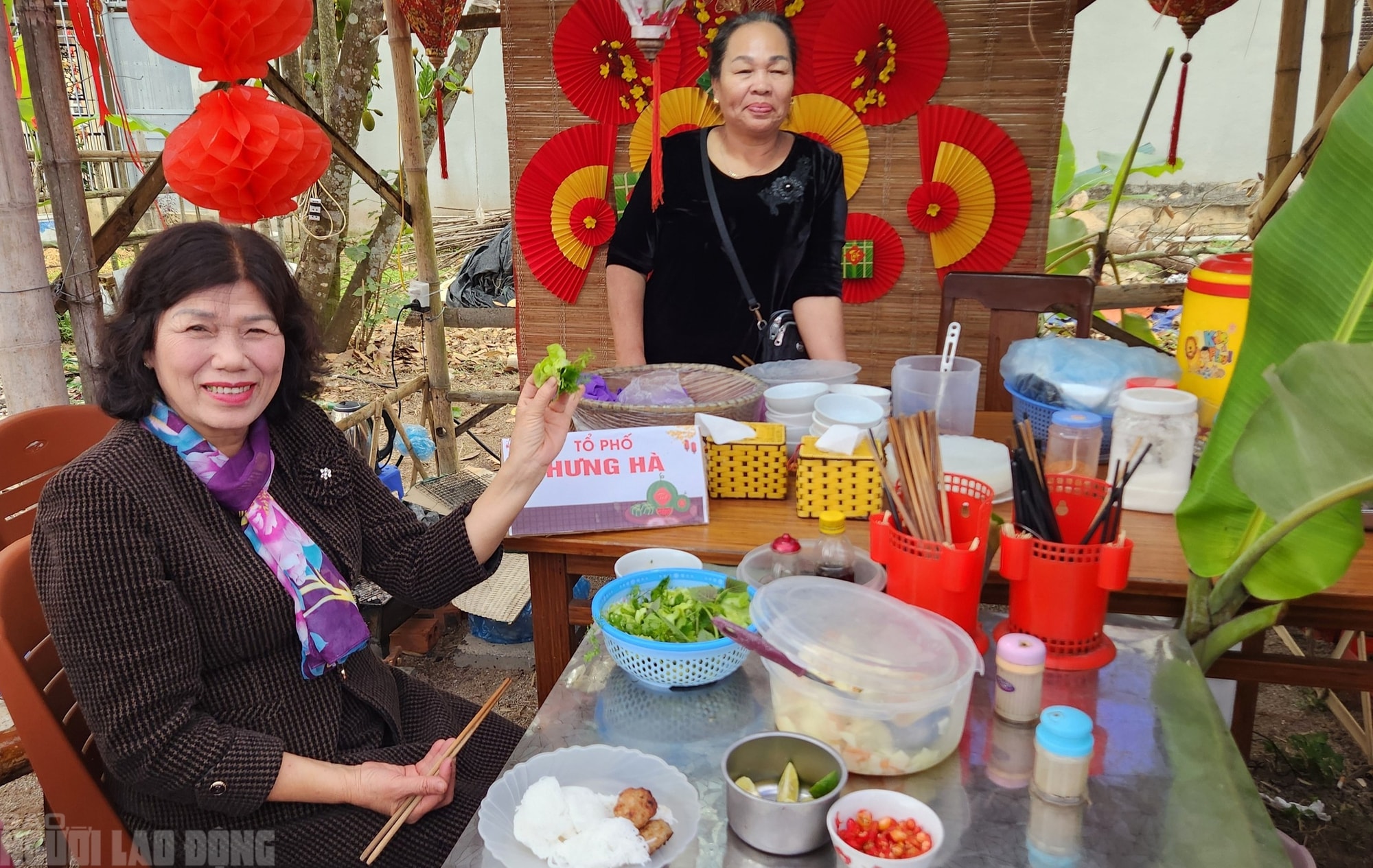 Rủ nhau đi chợ quê ngày Tết ở làng cổ ngàn năm tuổi - Ảnh 12.