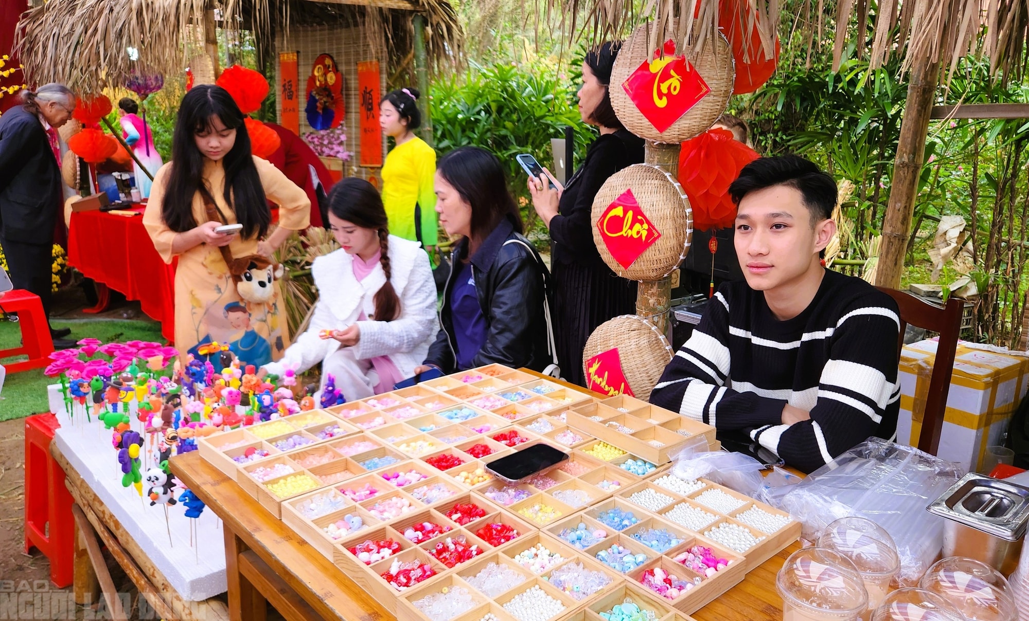 Rủ nhau đi chợ quê ngày Tết ở làng cổ ngàn năm tuổi - Ảnh 13.