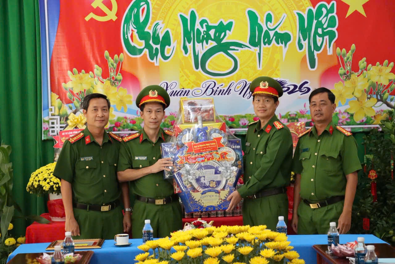 An Giang triệt phá vụ sản xuất cà phê giả lớn năm 2026 - Ảnh 4. An Giang triệt phá vụ sản xuất cà phê giả lớn năm 2026 - Ảnh 4.