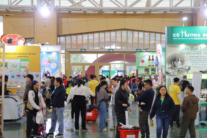Hội chợ Tết 2026 thu hút nửa triệu khách và doanh số ấn tượng - Ảnh 1.