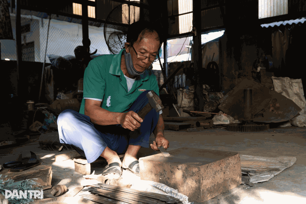 Làng rèn tại An Giang đỏ lửa dịp Tết, thợ tất bật giữ nghề - 1 Làng rèn tại An Giang đỏ lửa dịp Tết, thợ tất bật giữ nghề - 1