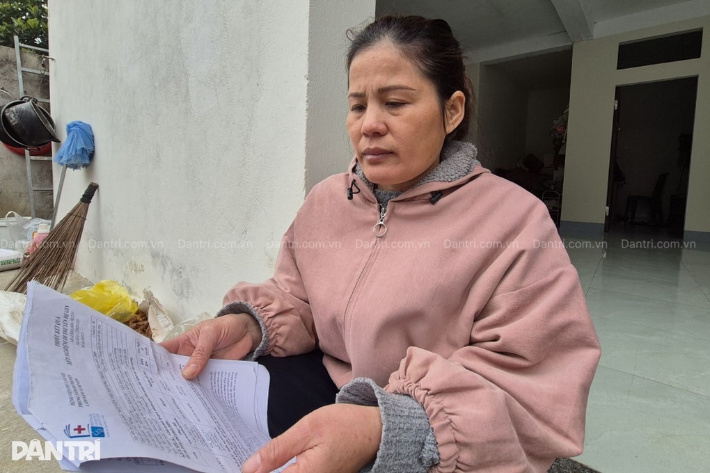 Mẹ nghèo bất lực, gào khóc cầu xin cho 3 con cơ hội được sống - 2