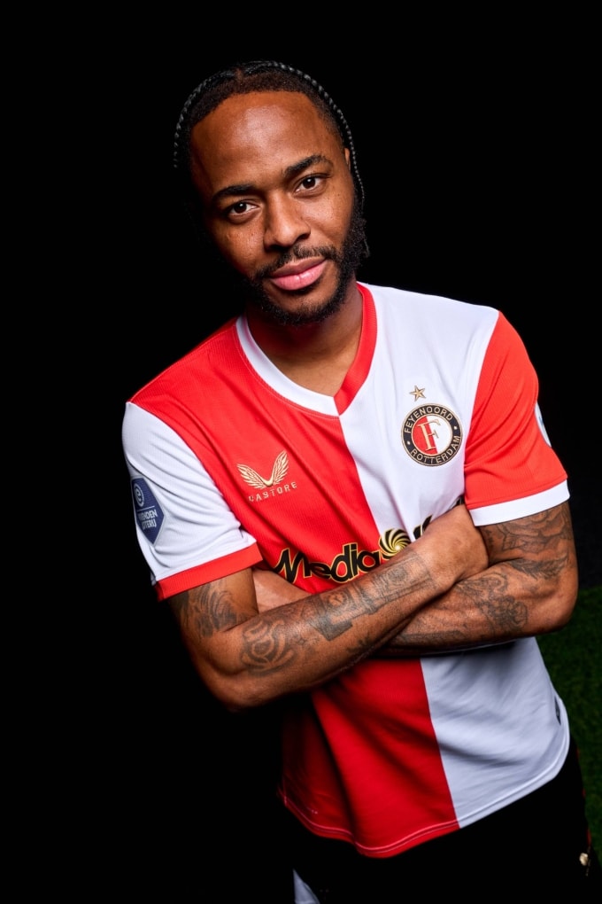 Sterling ra mắt Feyenoord hôm 13/2. Ảnh: Feyenoord