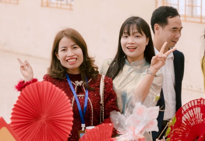 Giáo viên trường THPT Bất Bạt, Hà Nội, tại ngày hội xuân, tháng 2/2026. Ảnh: Fanpage nhà trường
