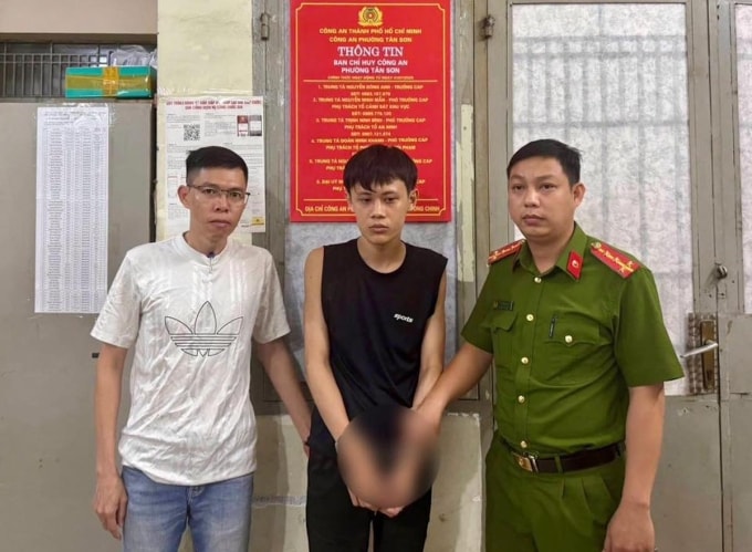 Dùng dao khống chế hiếp dâm bé gái trên cầu