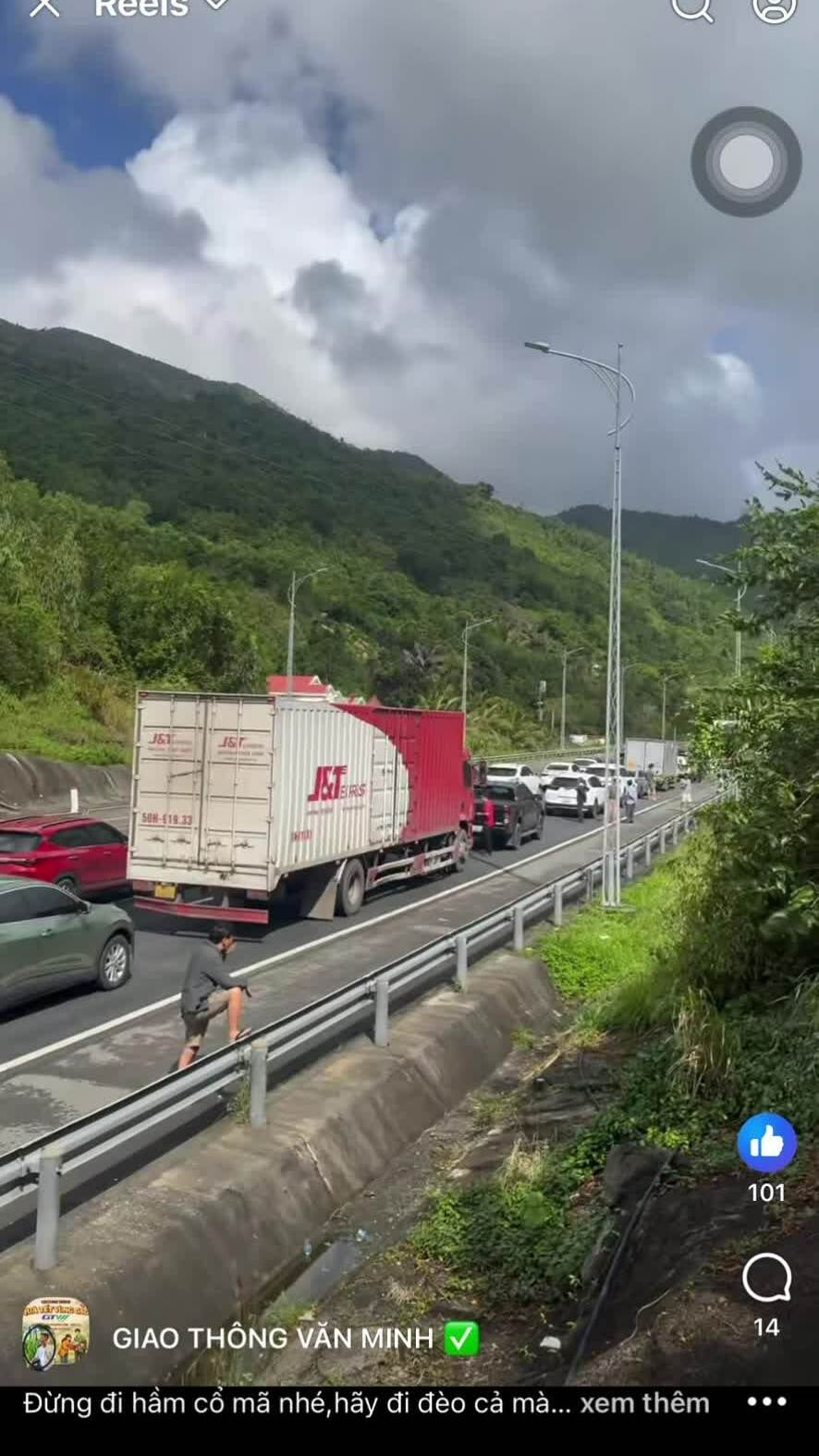 Vật lộn trên đường về quê nghỉ Tết