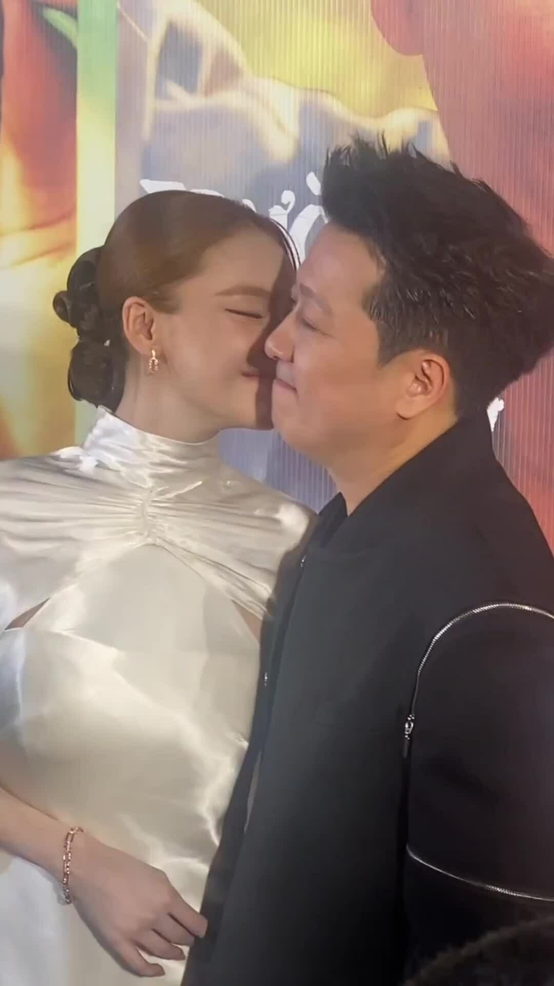 Dàn diễn viên, ca sĩ dự ra mắt phim 'Nhà ba tôi một phòng' của Trường Giang