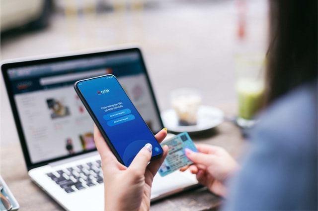 Từ 1/3, sẽ không thể rút hay chuyển tiền được nếu điện thoại bị điều này - Ảnh 1.