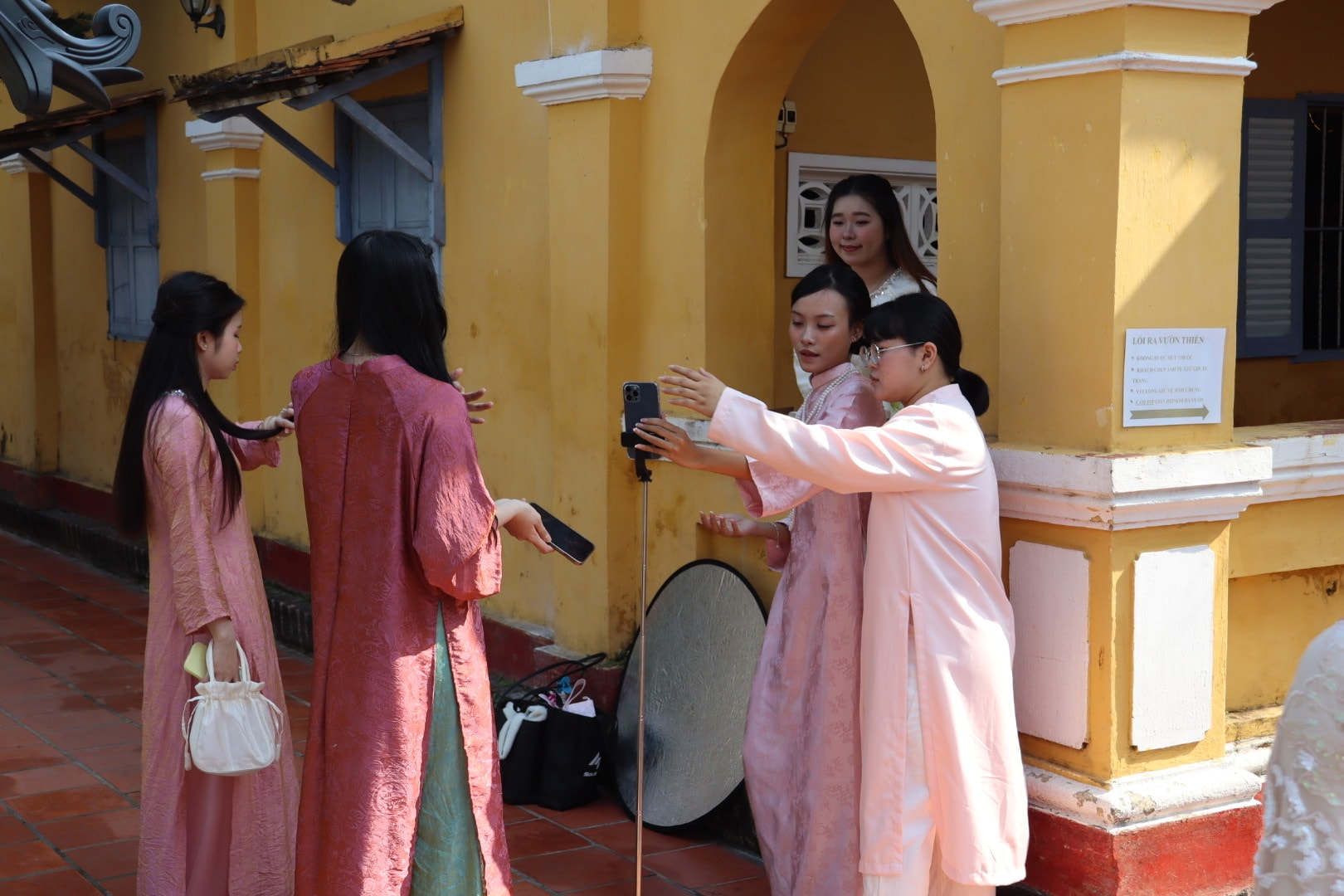 VIDEO: Chiêm ngưỡng ngôi chùa hơn 130 năm tuổi, là "địa chỉ đỏ" ở Cần Thơ - Ảnh 5.