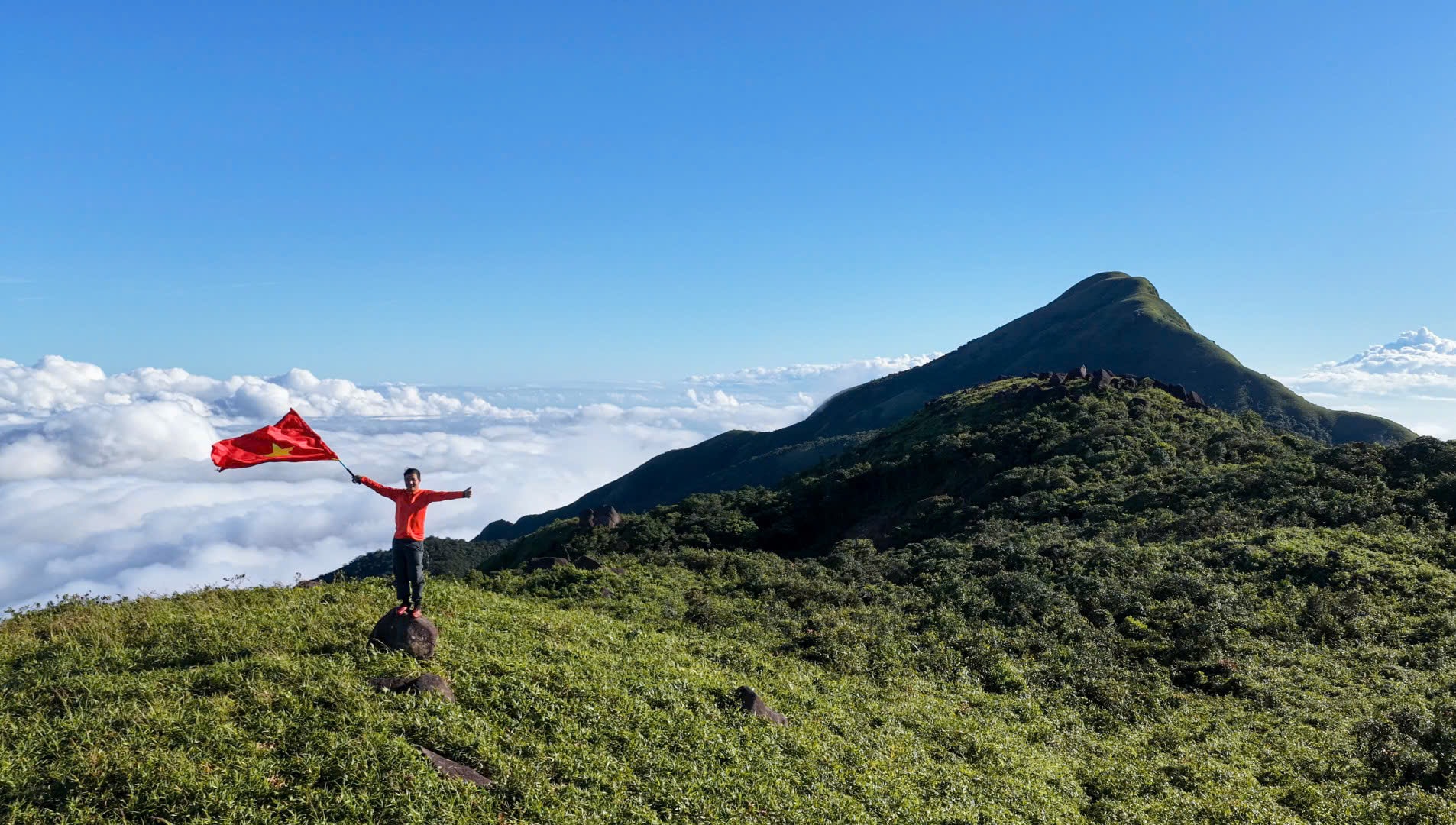 Du xuân trên "nóc nhà Quảng Trị" giữa mây Trường Sơn - Ảnh 11.