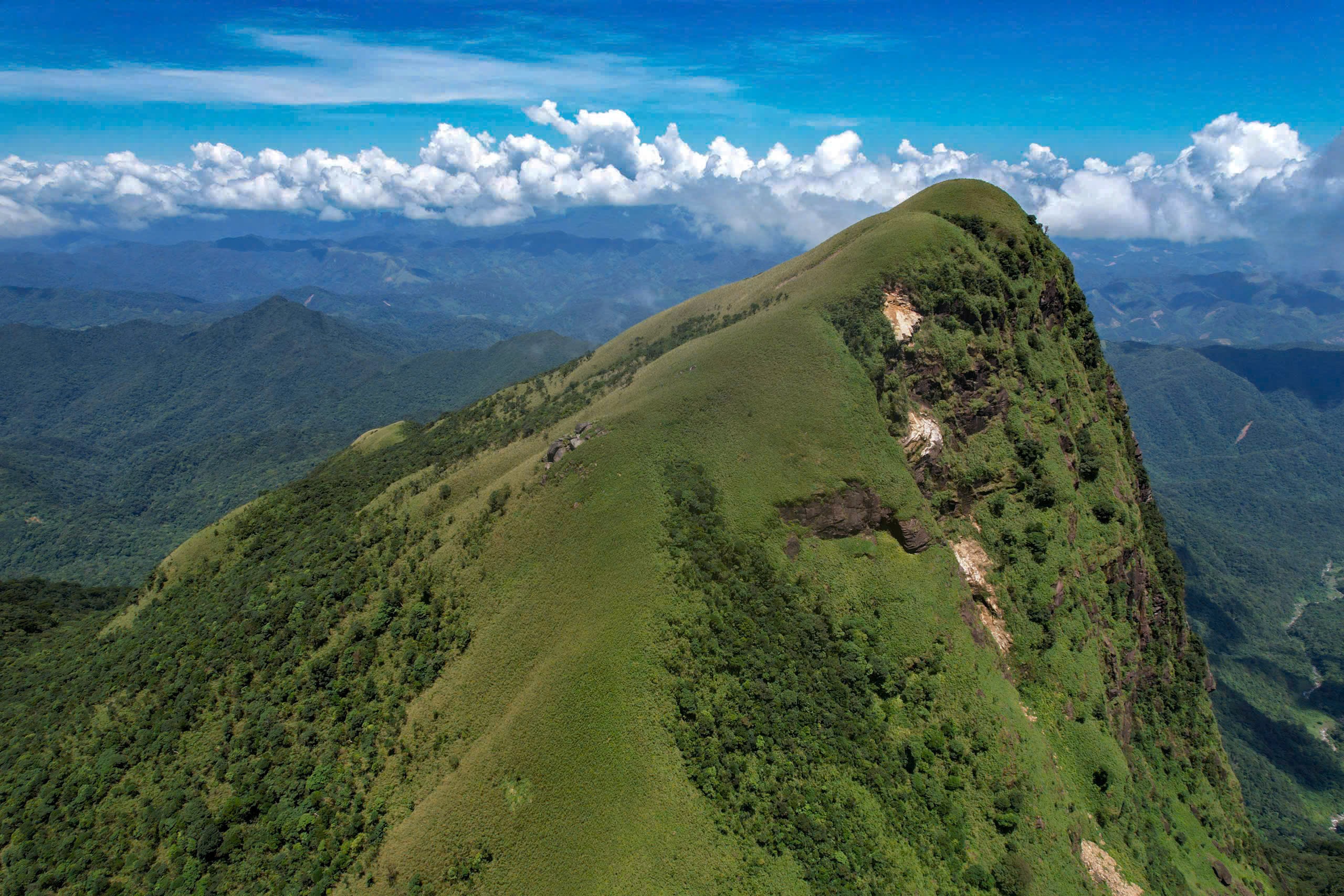 Du xuân trên "nóc nhà Quảng Trị" giữa mây Trường Sơn - Ảnh 13.