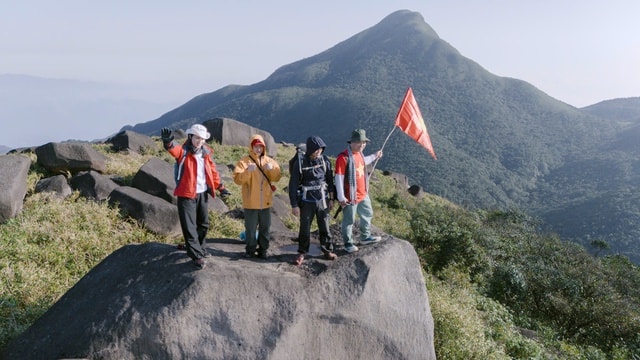 Du xuân trên "nóc nhà Quảng Trị" giữa mây Trường Sơn - Ảnh 3.