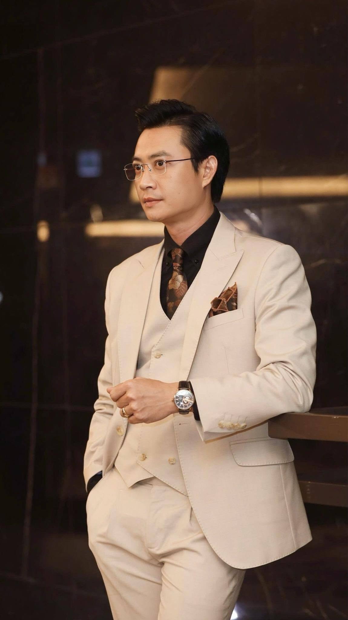 Gần đây Tiến Lộc ghi dấu với vai Trịnh Văn Khắc trong phim 