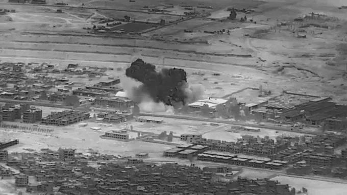 Mỹ ném bom một mục tiêu ở Syria. (Ảnh: Bộ Quốc phòng Mỹ)