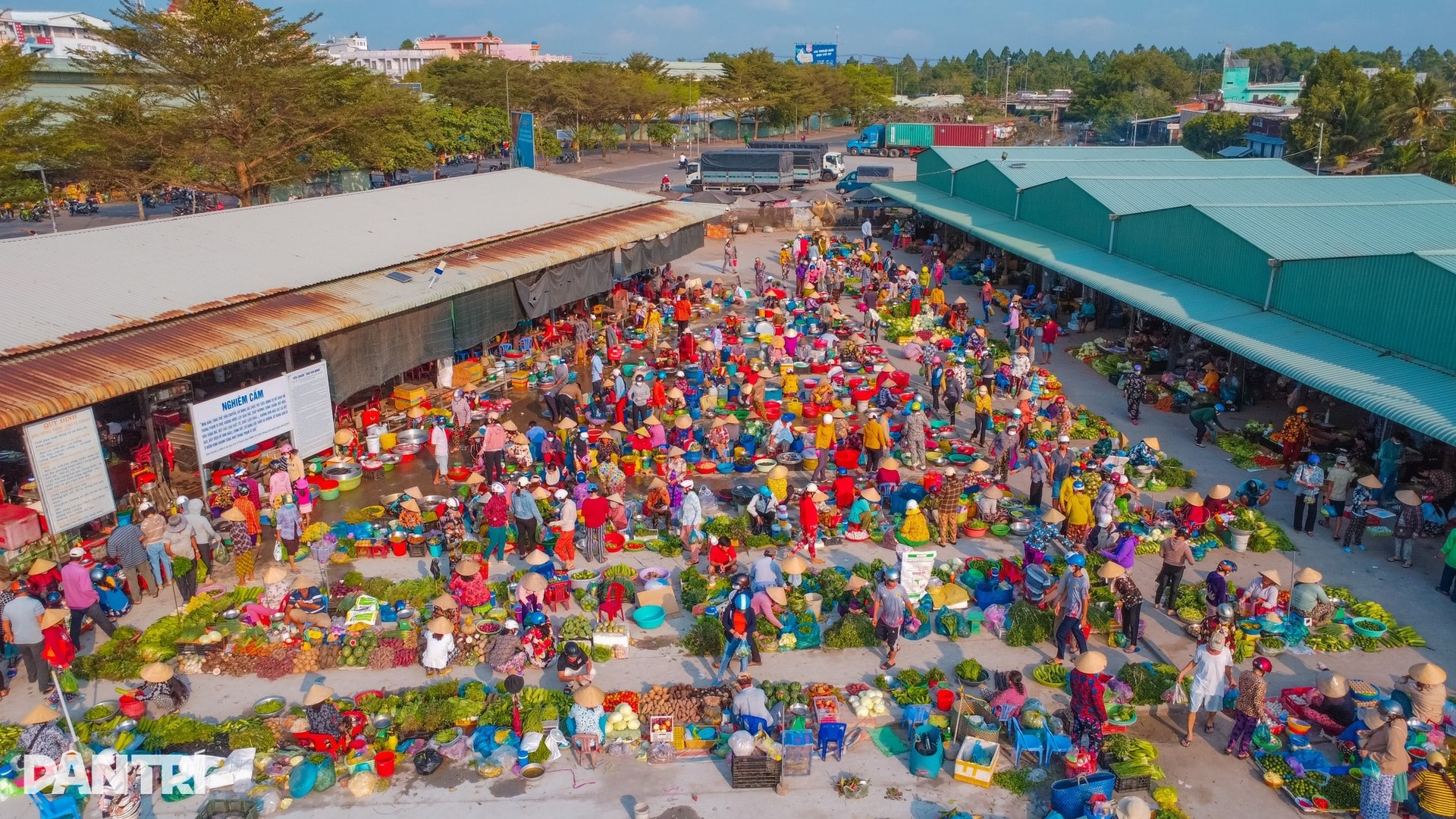 Phiên chợ được mệnh danh đẹp nhất miền Tây, ai ghé đến cũng phải cúi đầu - 2