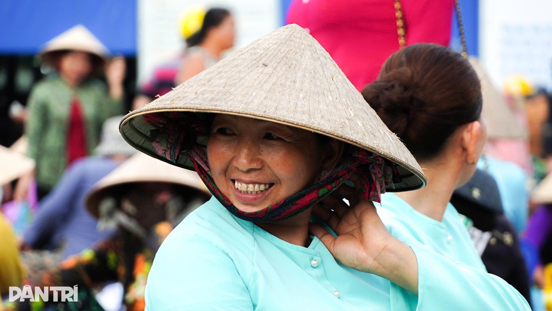 Phiên chợ được mệnh danh đẹp nhất miền Tây, ai ghé đến cũng phải cúi đầu - 8