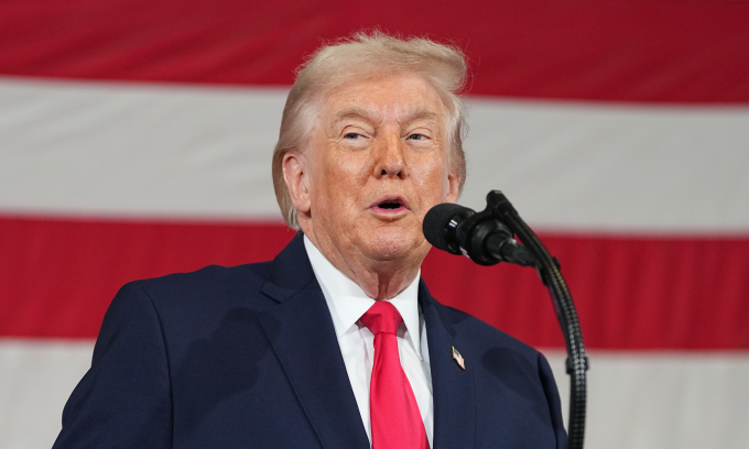 Tổng thống Mỹ Donald Trump phát biểu tại căn cứ Bragg ở Bắc Carolina hôm 13/2. Ảnh: AP