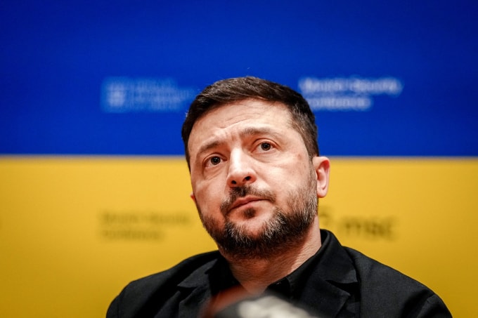 Tổng thống Ukraine Volodymyr Zelensky họp báo tại Munich, Đức, ngày 14/2. Ảnh: AFP