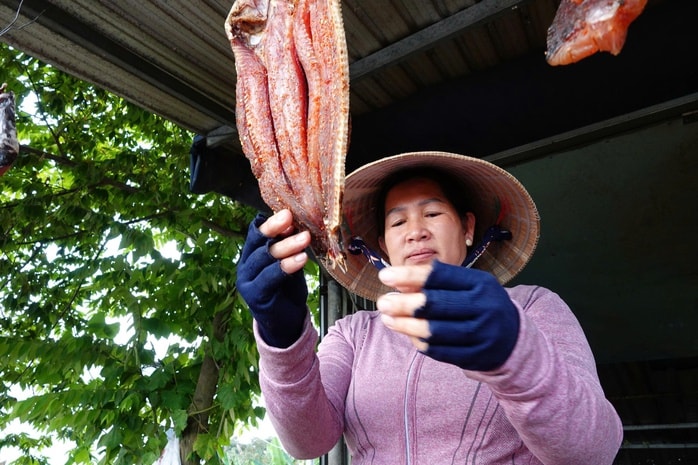 Khô cá lóc Cần Thơ: Nguồn thu nhập ổn định cho Người dân dịp Tết 2026 - Ảnh 6. Khô cá lóc Cần Thơ: Nguồn thu nhập ổn định cho Người dân dịp Tết 2026 - Ảnh 6.