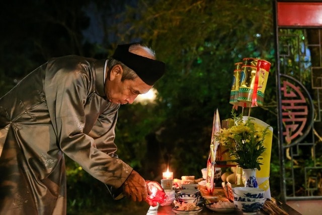 Mâm cúng Giao thừa 2026 cần những gì, nên quay về hướng nào?- Ảnh 2. Mâm cúng Giao thừa 2026 cần những gì, nên quay về hướng nào?- Ảnh 2.