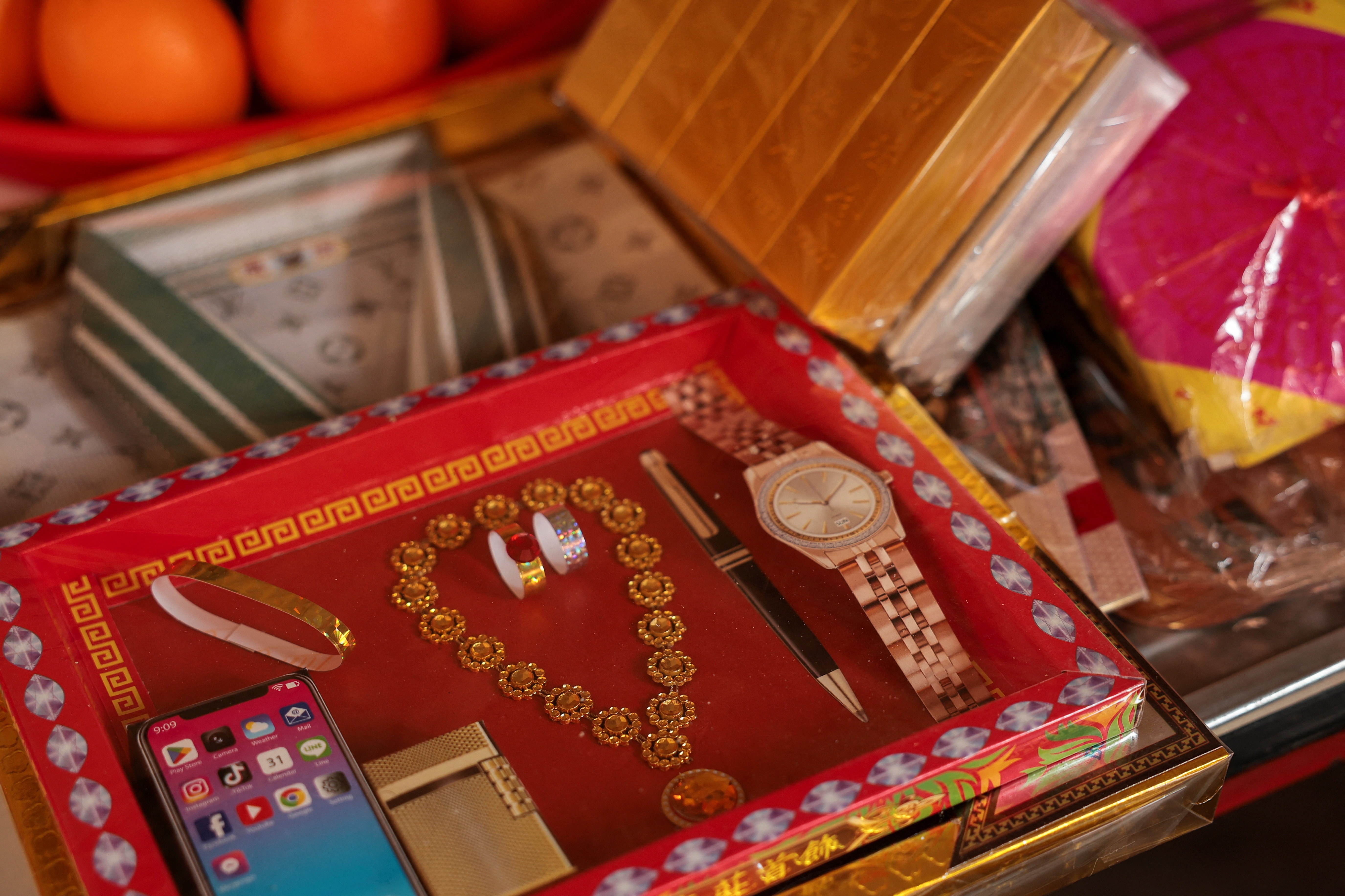 Vàng mã mô phỏng các đồ dùng hàng ngày.