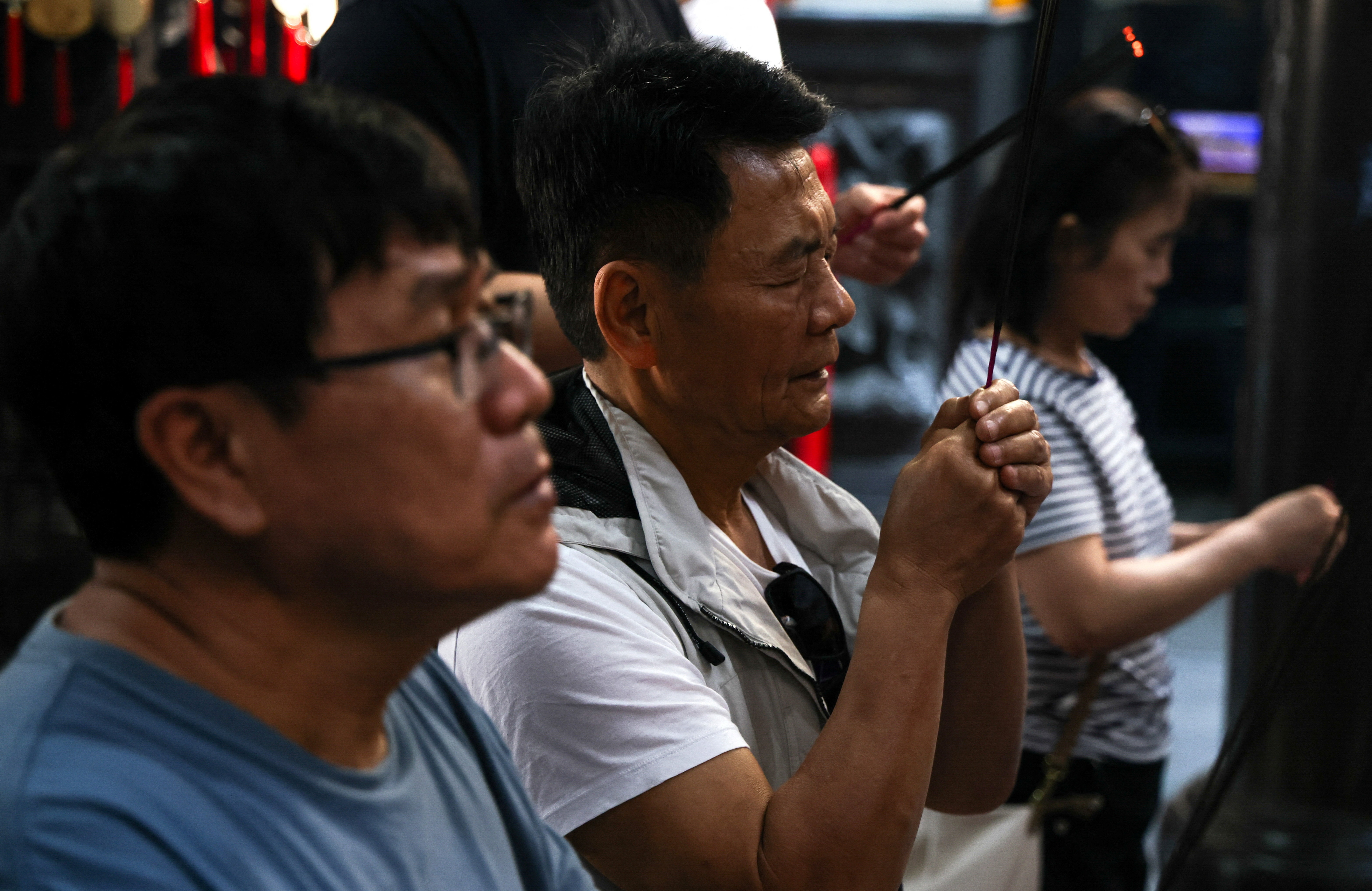 Cầu nguyện trước thềm năm mới.