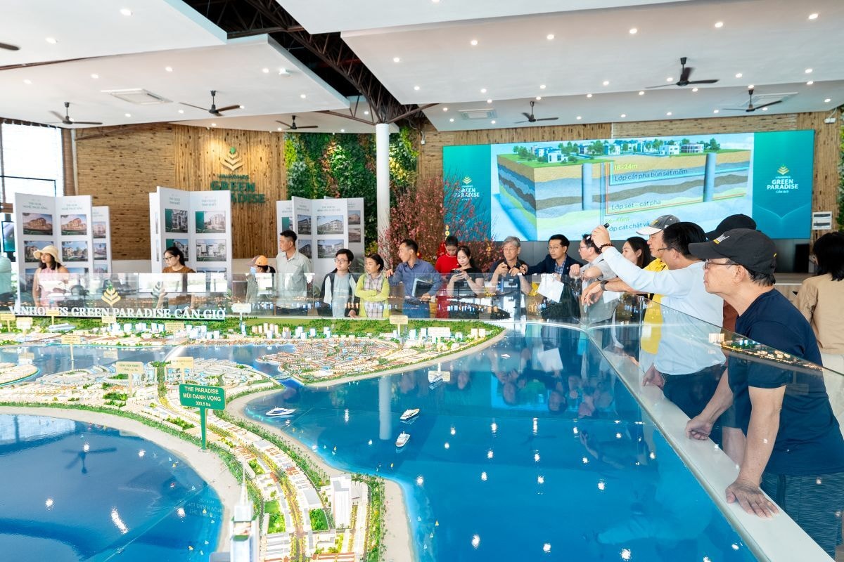 Văn phòng Vinhomes Green Paradise ghi nhận lượng khách và giao dịch tăng mạnh trong dịp Tết.
