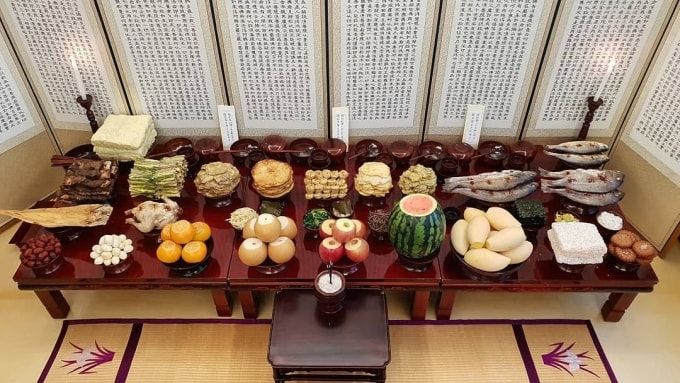 Một mâm cỗ Tết Seollal của người Hàn Quốc. Ảnh: KKDay