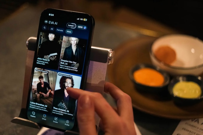 Ứng dụng EvaAI có hàng tá đối tượng tiềm năng để bạn lựa chọn, tương tự như một ứng dụng hẹn hò. Ảnh: NY Post