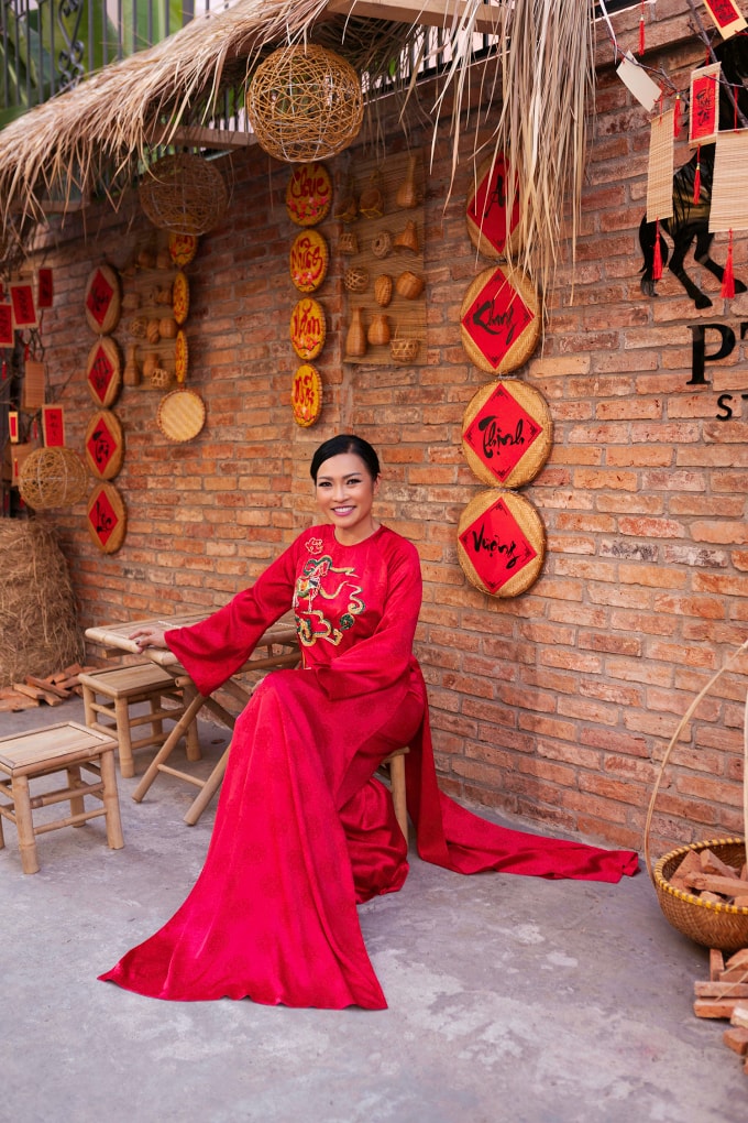 Ca sĩ Phương Thanh trang trí nhà mới sửa đón Tết. Ảnh: Nhân vật cung cấp