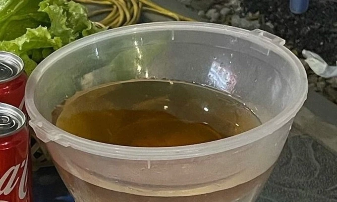 Gần Tết, mọi người nên sử dụng rượu bia an toàn, không nên lạm dụng. Ảnh: Phương Anh