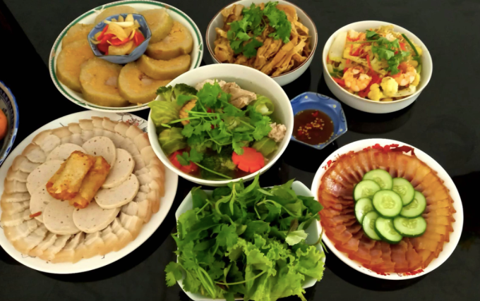 Mâm cỗ ngày Tết. Ảnh: Kiều Uyên