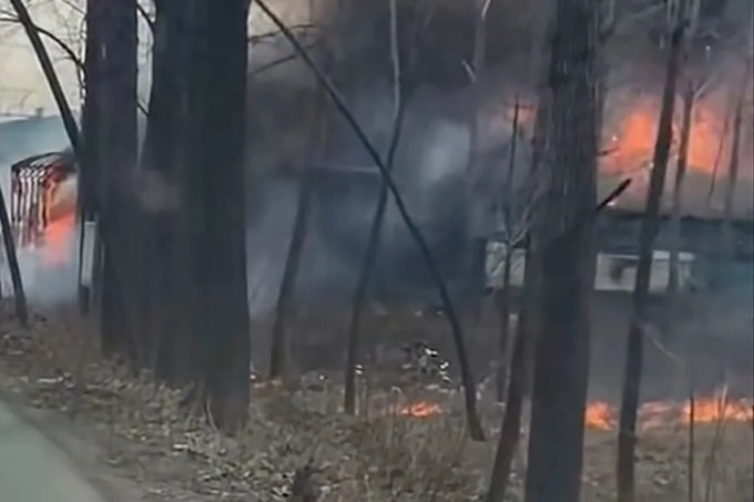 Hiện trường vụ nổ cửa hàng pháo hoa ở huyện Đông Hải, tỉnh Giang Tô, Trung Quốc ngày 15/2. Ảnh: Weibo