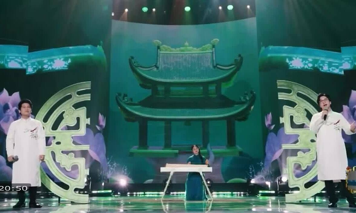 Ba bố con Trọng Tấn lần đầu chung sân khấu