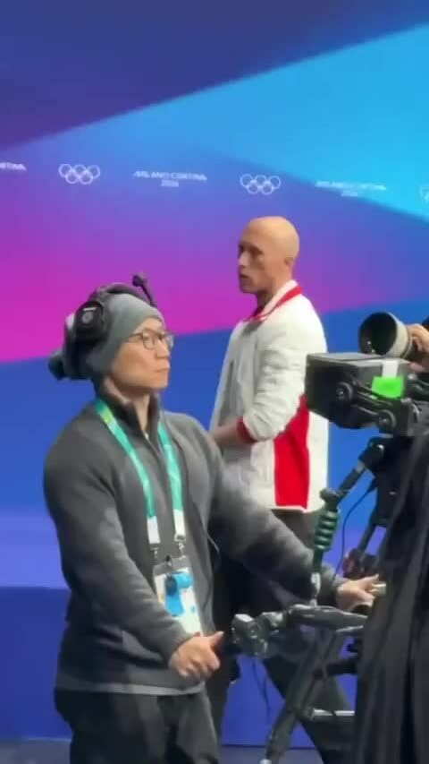 HLV thay đồng phục các đội liên tục ở Olympic mùa Đông