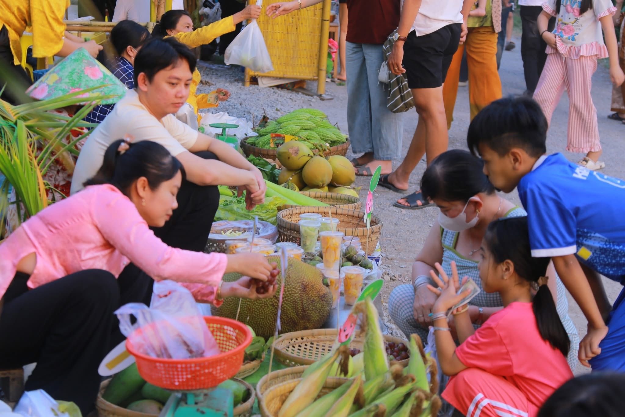 Dân dã các mô hình chợ quê tại Đồng Tháp - Ảnh 10.