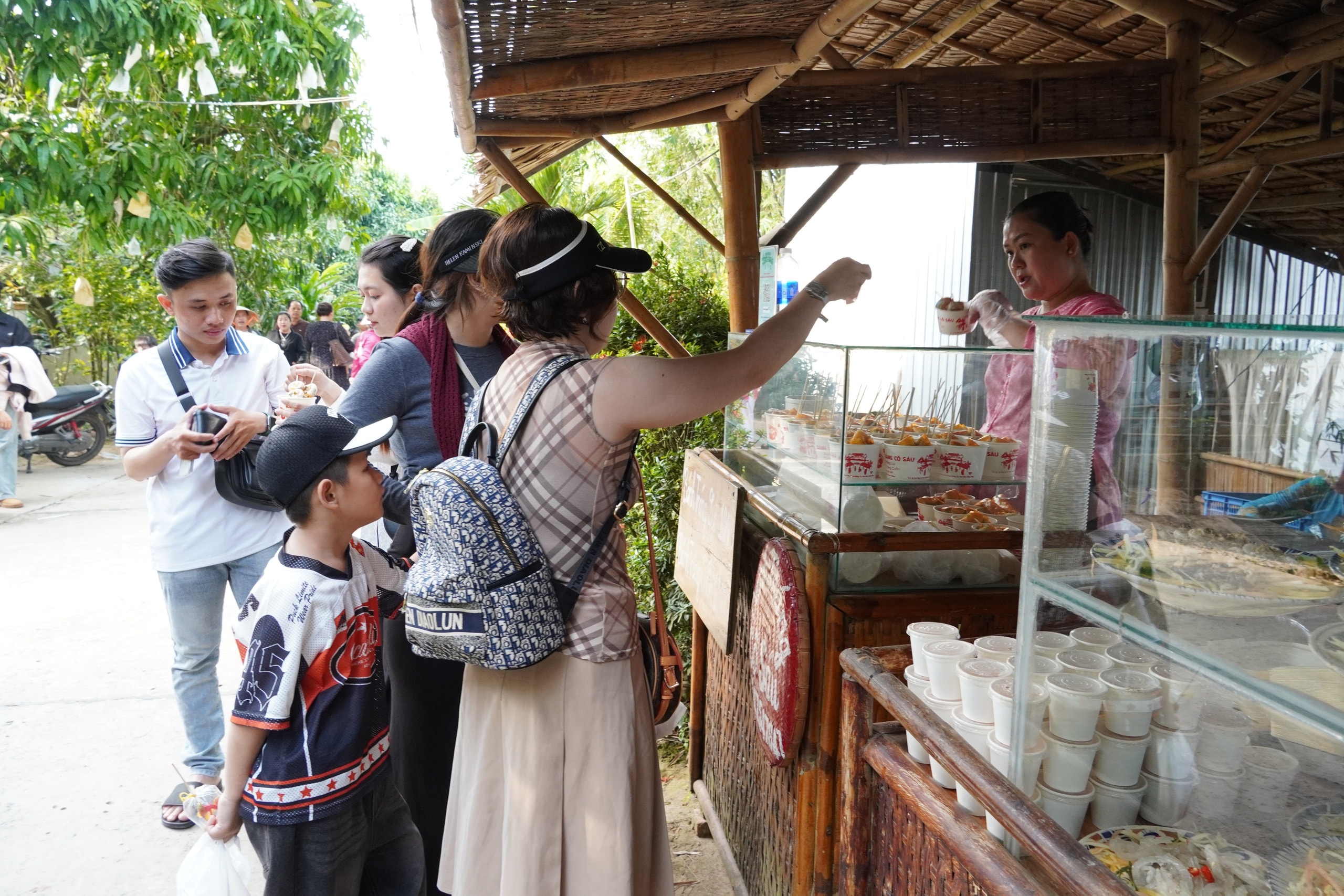 Dân dã các mô hình chợ quê tại Đồng Tháp - Ảnh 6.