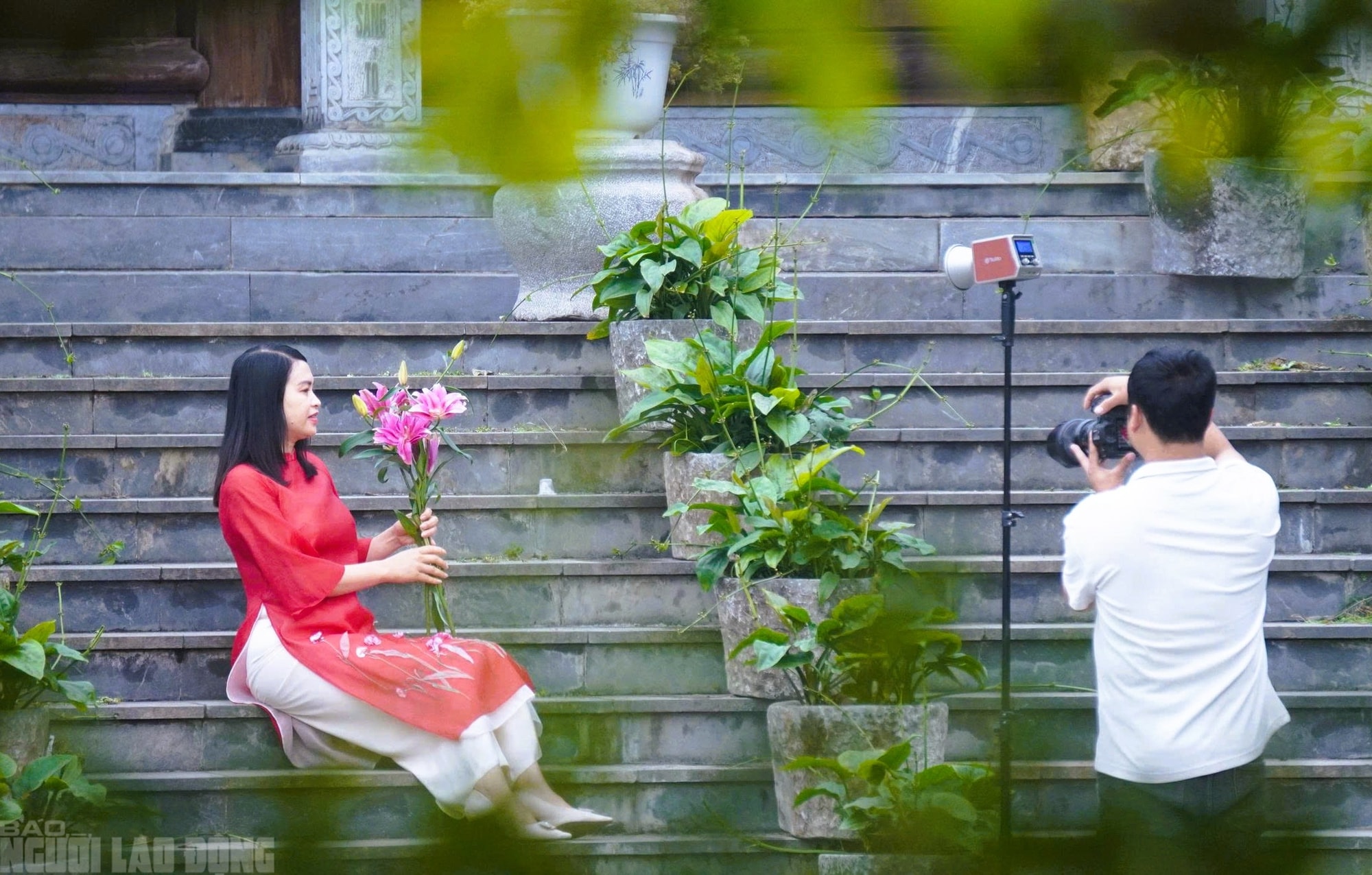 Ngôi chùa cổ ở Thanh Hóa hút khách tới check-in ảnh Tết - Ảnh 4.