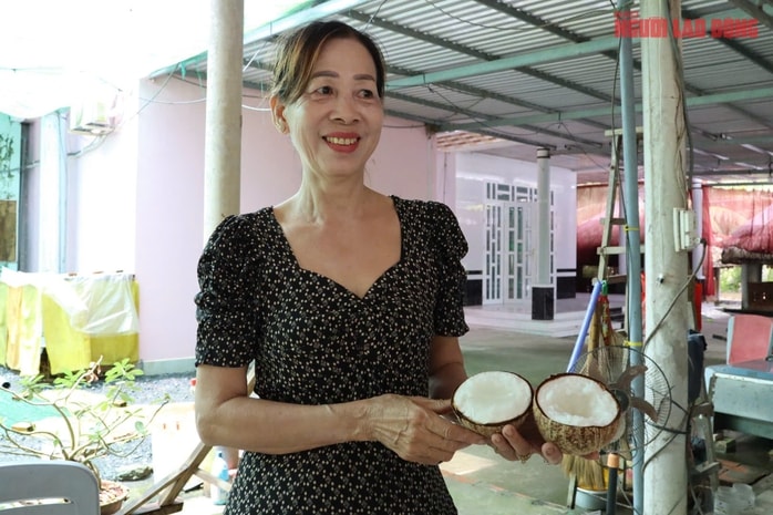 Mô hình trồng dừa sáp tại Cần Thơ mang lại thu nhập cao cho nhà vườn - Ảnh 3. Mô hình trồng dừa sáp tại Cần Thơ mang lại thu nhập cao cho nhà vườn - Ảnh 3.