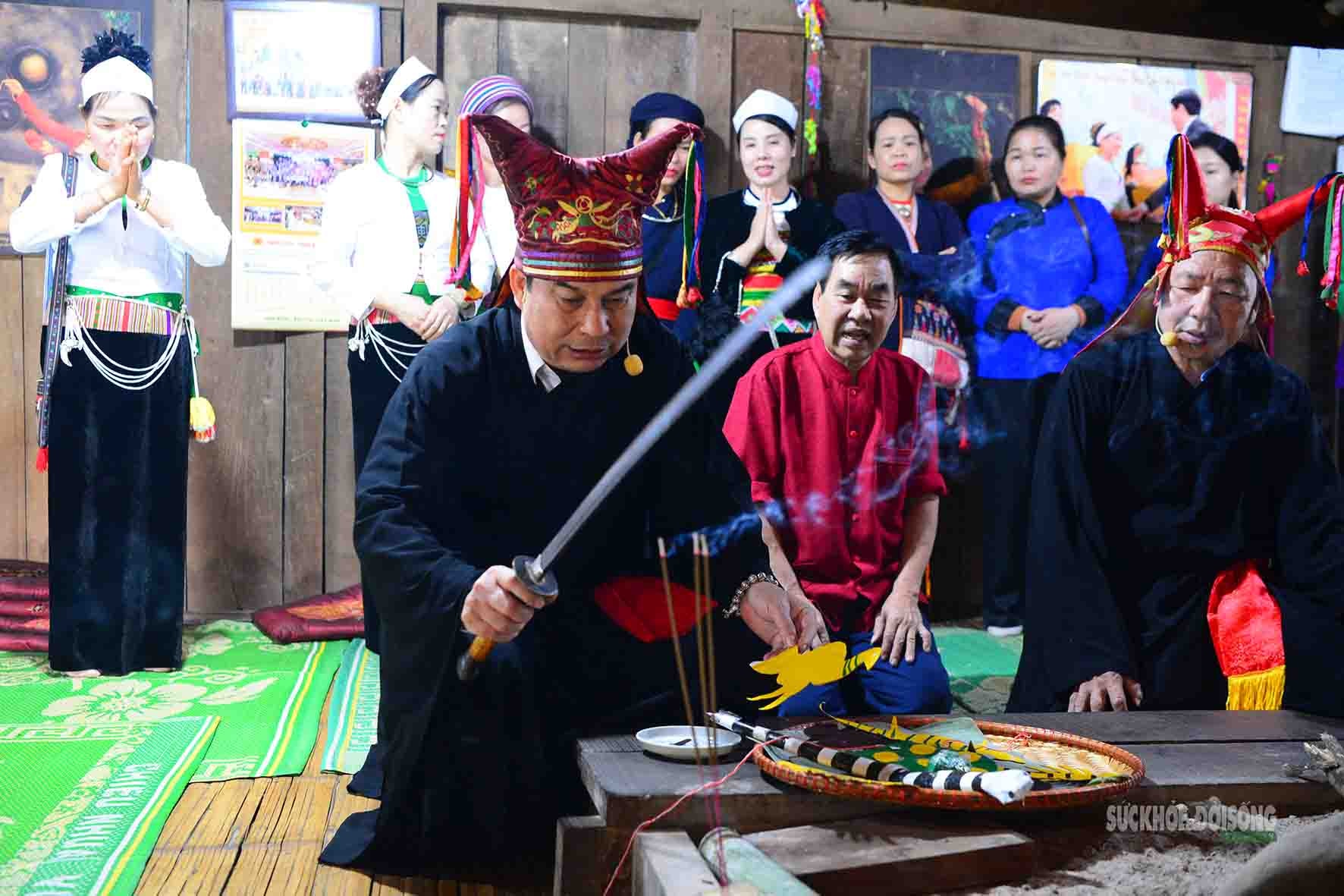Giữ lửa thiêng trong mỗi nếp nhà Mường- Ảnh 4. Giữ lửa thiêng trong mỗi nếp nhà Mường- Ảnh 4.
