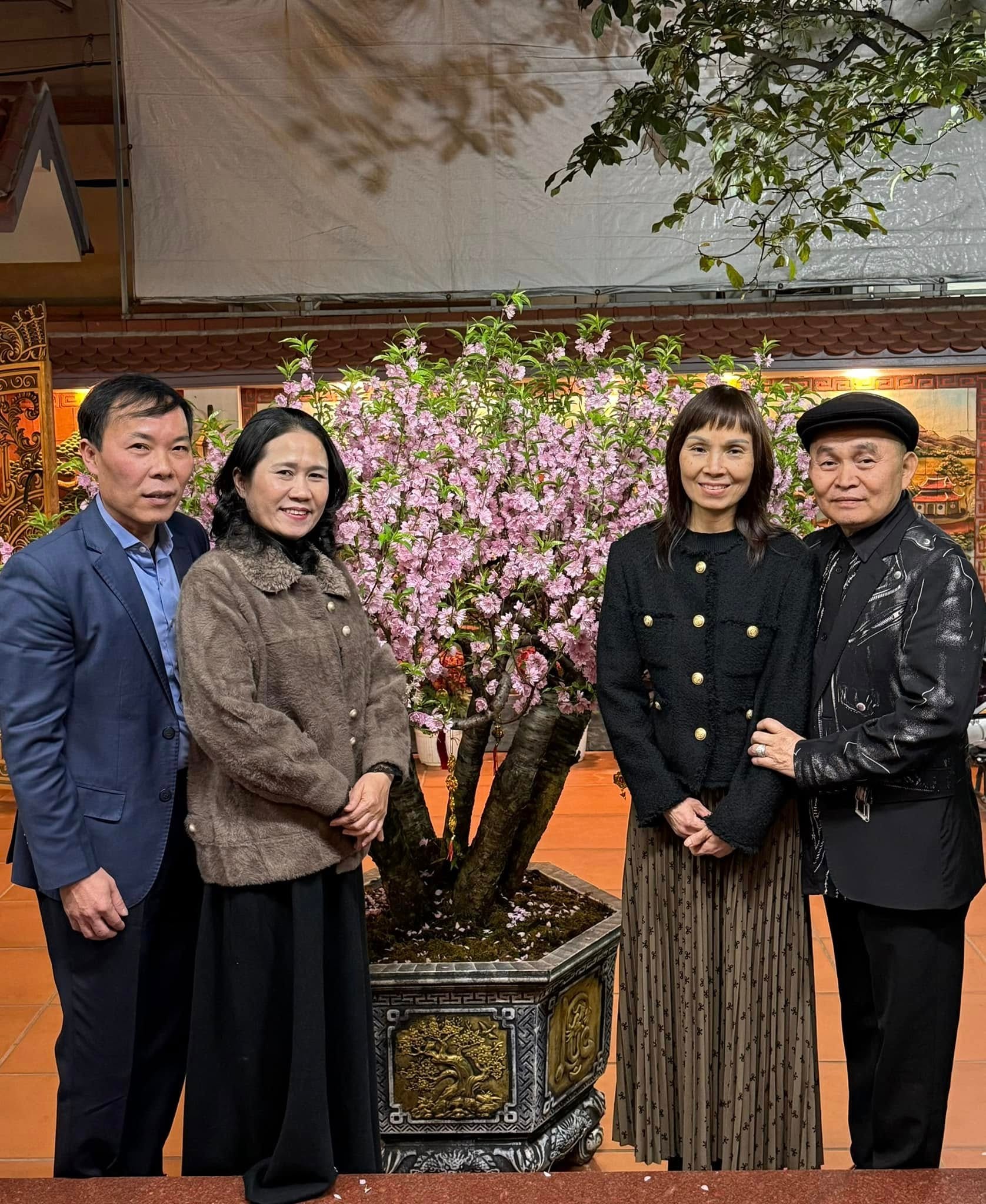 Tuổi xế chiều của một danh hài đất Bắc: Tự nhận là 'mầm non điện ảnh', đời thường chiều vợ hết lòng- Ảnh 4.