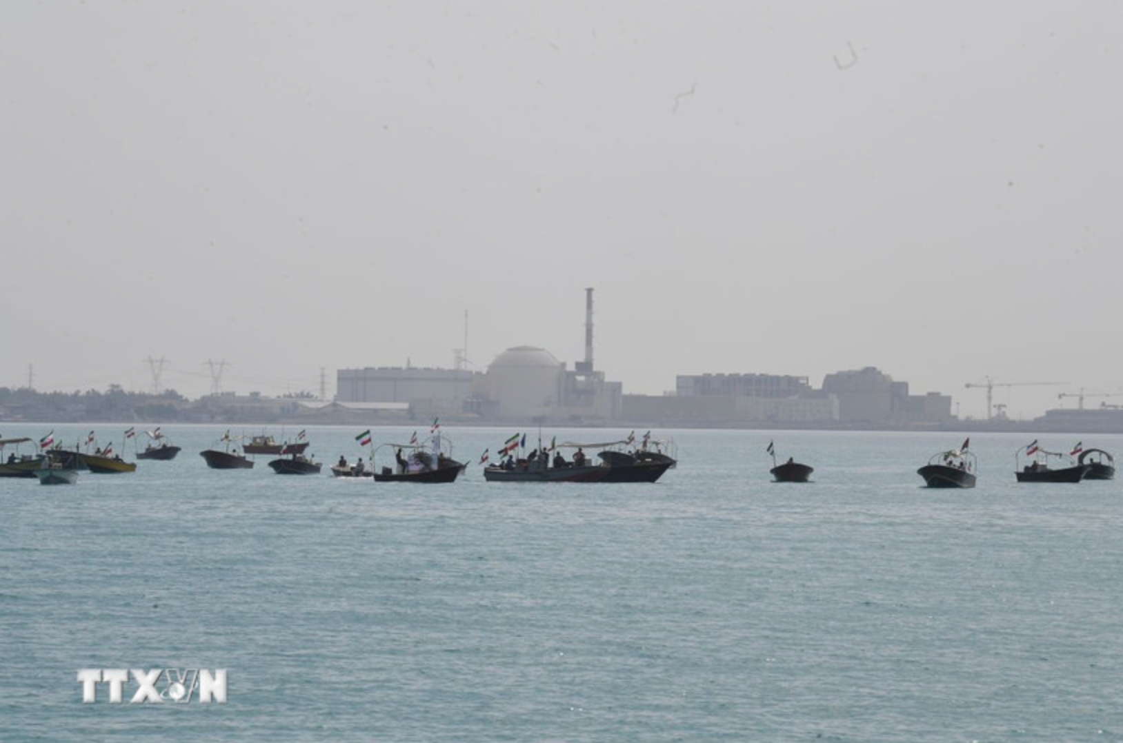 Tàu của Lực lượng Vệ binh Cách mạng Hồi giáo (IRGC) tại Vịnh Persian. (Ảnh: THX/TTXVN)