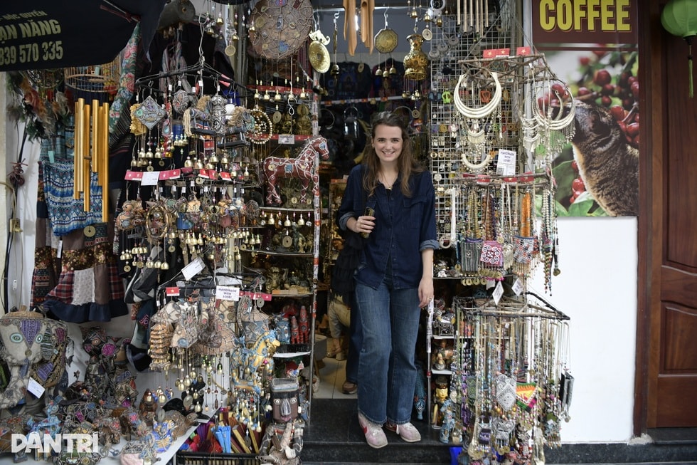 Chuyện nghề đặc biệt của chủ tiệm ở Hà Nội 30 năm không đóng cửa ngày Tết - 9 Chuyện nghề đặc biệt của chủ tiệm ở Hà Nội 30 năm không đóng cửa ngày Tết - 9