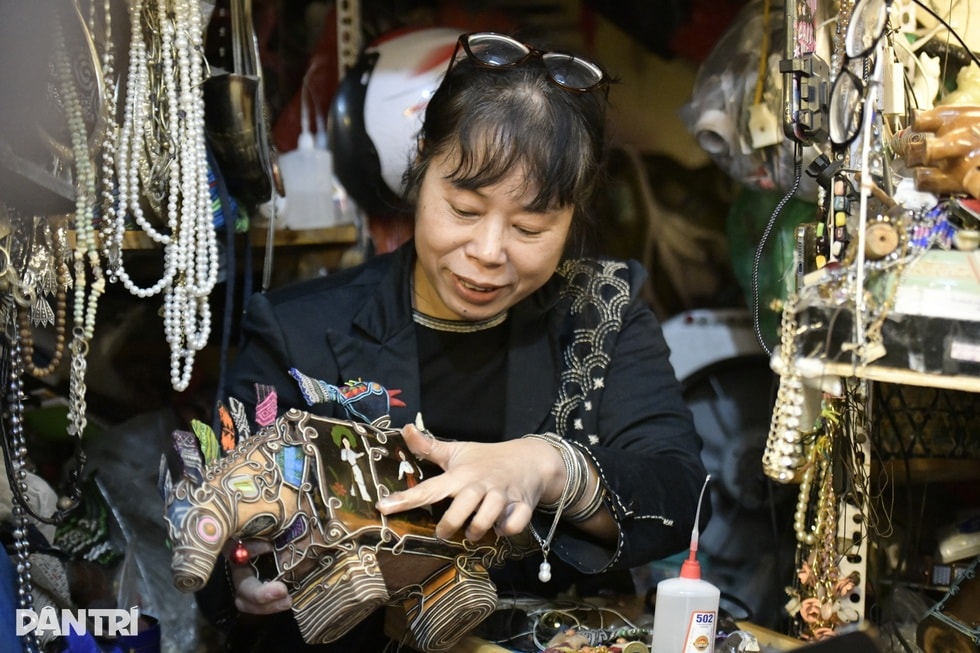 Chuyện nghề đặc biệt của chủ tiệm ở Hà Nội 30 năm không đóng cửa ngày Tết - 4 Chuyện nghề đặc biệt của chủ tiệm ở Hà Nội 30 năm không đóng cửa ngày Tết - 4